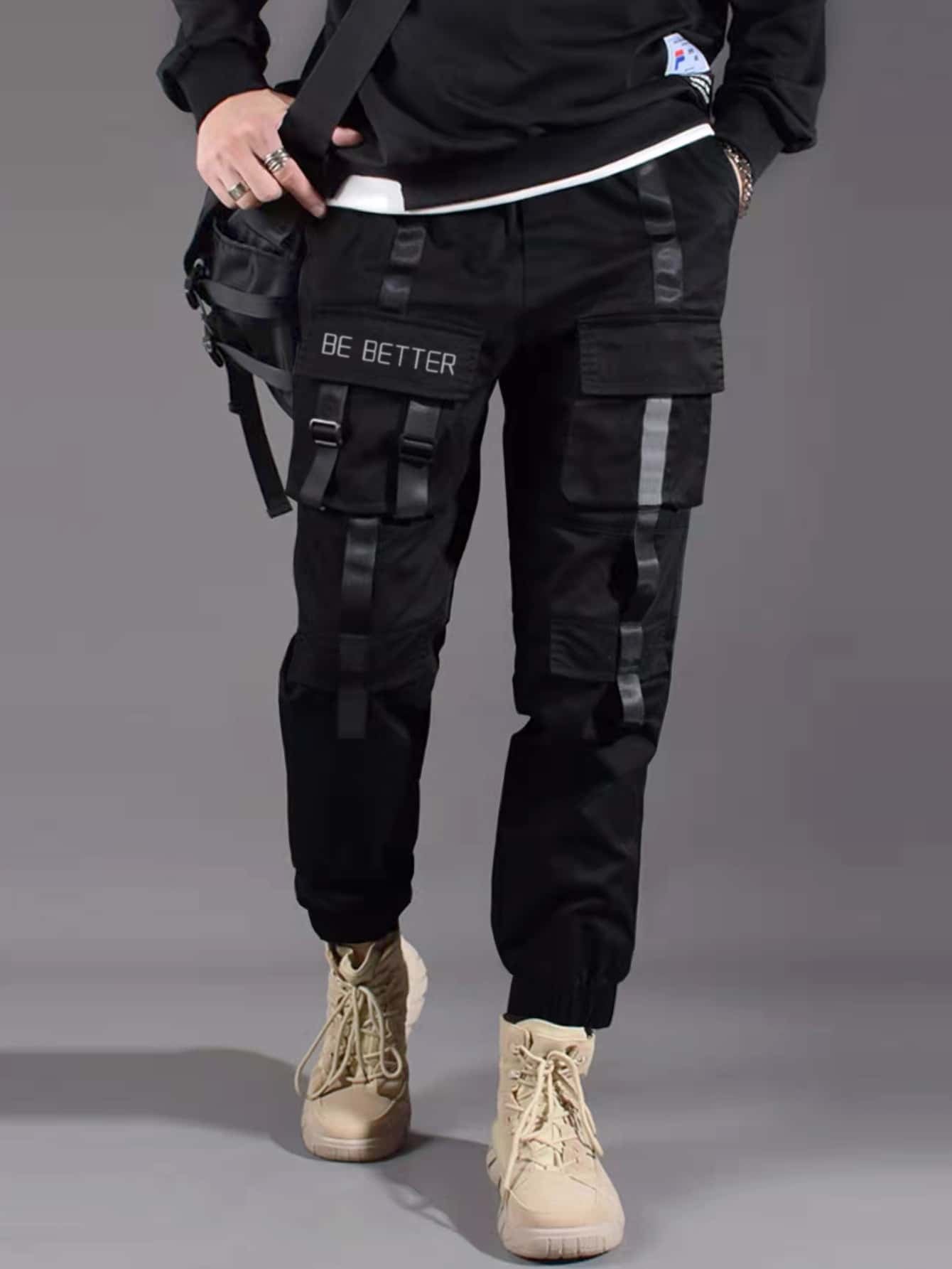 Manfinity EMRG Men Slogan Graphic Buckle Detail Flap Pocket Drawstring Waist Cargo Pants, Street Wear Long Black Pants, for Husband, Boyfriend Gifts, Black Cargo Pants Men, Multi Pocket Cargo Pants Men, Baggy Cargo Pants, Streetwear Cargo Pants